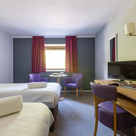 The Caledonian Hotel Φορτ Γουίλιαμ Δωμάτιο φωτογραφία